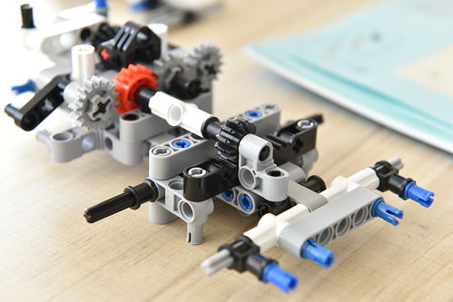 米兔積木工程吊車拼裝實戰 720枚零件精準還原機械魅力